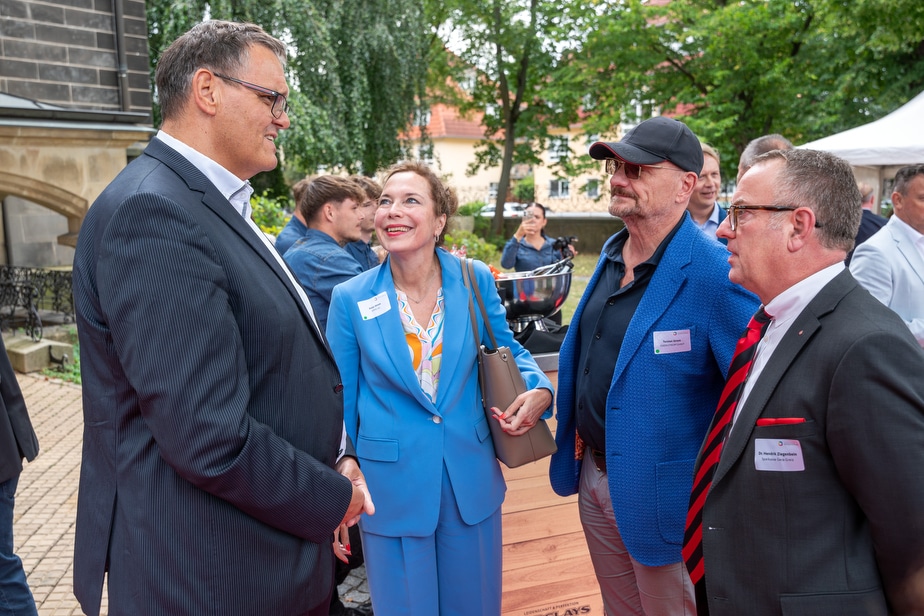 Sommerfest der Europäischen Metropolregion Mitteldeutschland (EMMD) am 17.08.2026 in der Villa Hirsch in Gera
Foto Tom Schulze Leipzig-Germany
Tel. 0049-172-7997706
www.tom-schulze.com